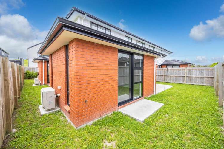 2/57 Waireka Road Rototuna_1