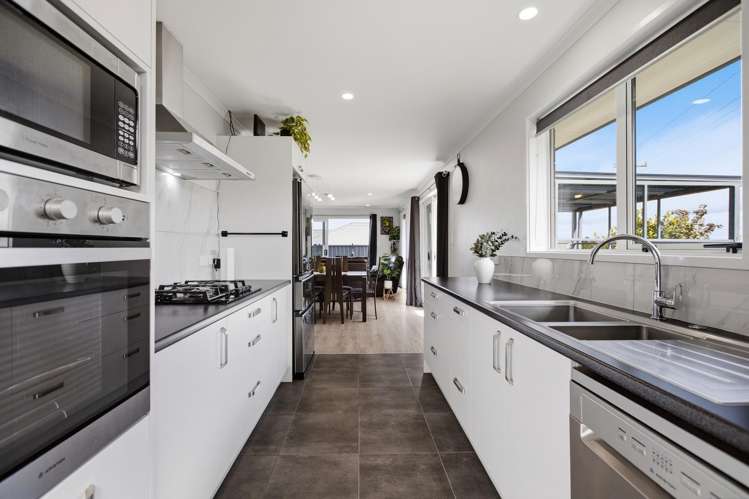 16 Godwit Lane Welcome Bay_15