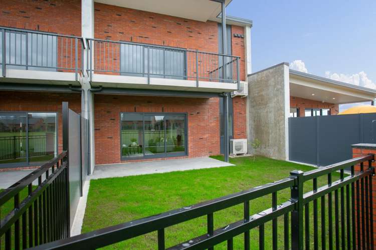 1/49 Pengover Avenue_0