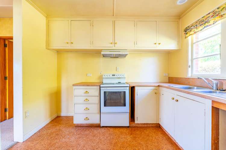 1 & 2/28 Nile Street Highfield_1