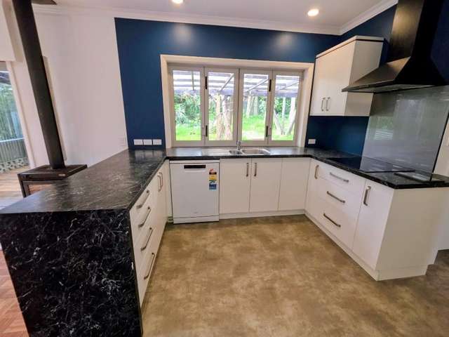 3 Highbury Drive 10516_4