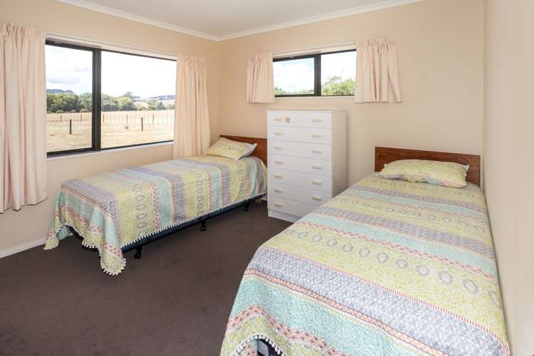 1898 Miranda Road Mangatangi_13