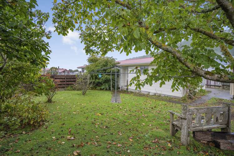 1/11 Topeka Grove Totara Park_12