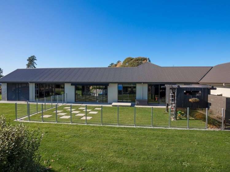 4 Bradleigh Park Fairhall_6