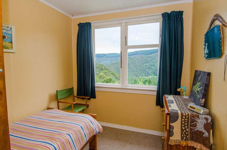 17 Tui Terrace Waipori Falls_10