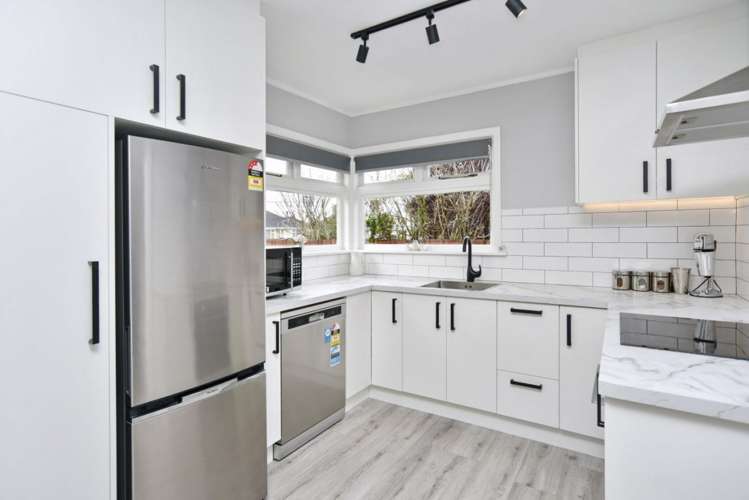 70 Basingstoke Street Aranui_8