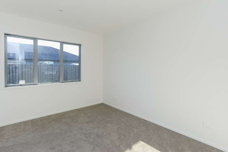 7 Drovers Way Frimley_11