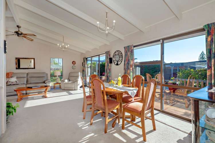6 The Glebe Coastlands_5
