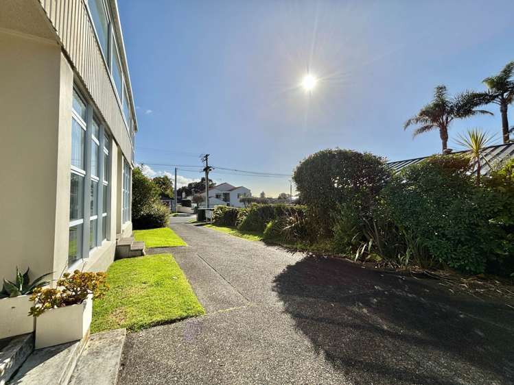 2/11 Sanders Avenue Takapuna_20
