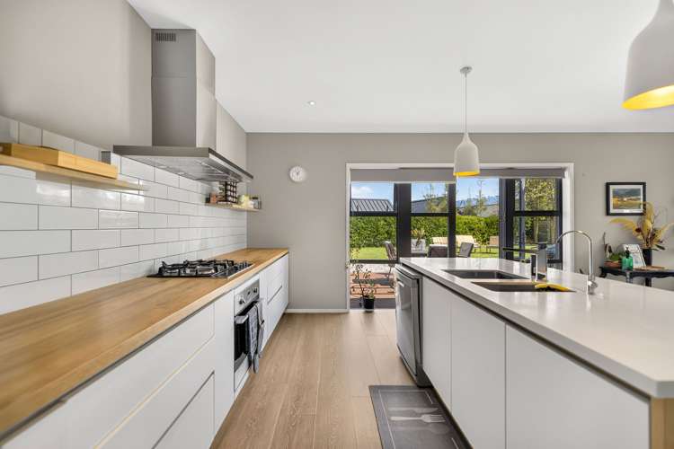 7 Bretby Court Jacks Point_3