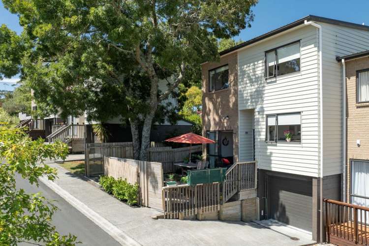 3/2 Swan Hill Drive Glen Eden_1