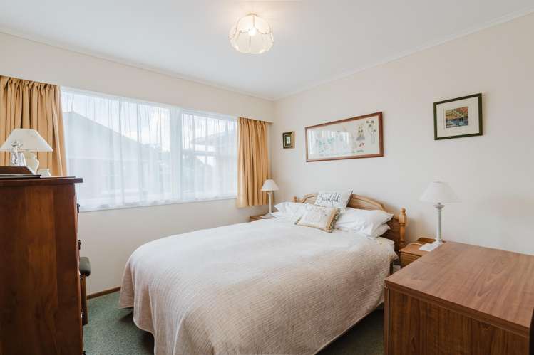 49 Garden Heights Avenue Glenview_13