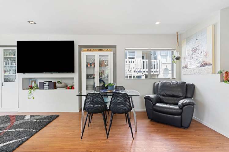 97A Bond Crescent Forrest Hill_8