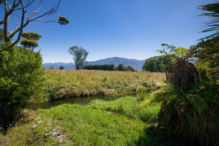 151 & 151a Beach Road Kaikoura_21