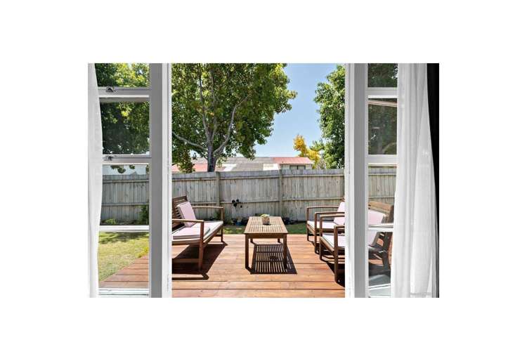 27 Fairdene Avenue Henderson_11