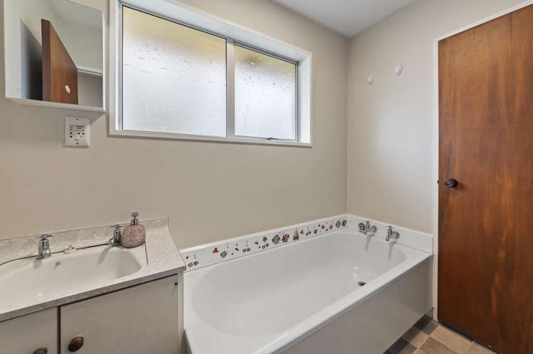 2/11 Salford Avenue Redwood_8