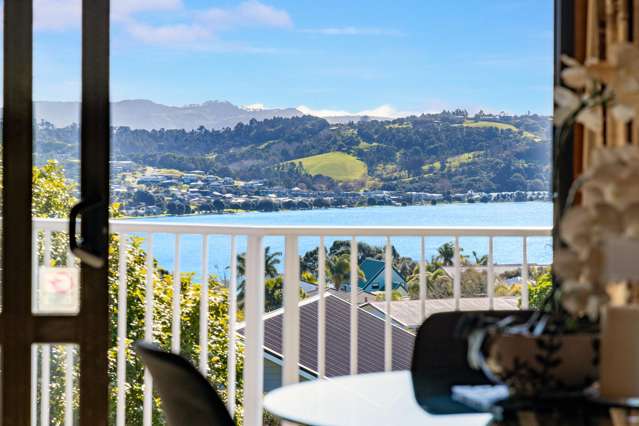 Lockwood Living with Coastal Views
