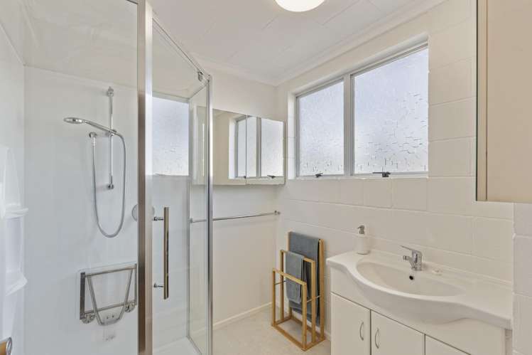 1/6 Fairview Place Westown_15