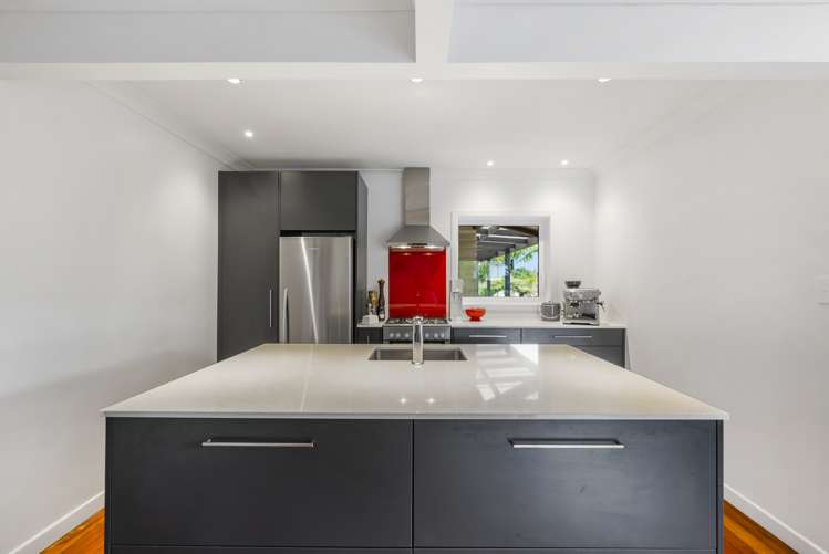 6 Helga Crescent Te Atatu Peninsula_7