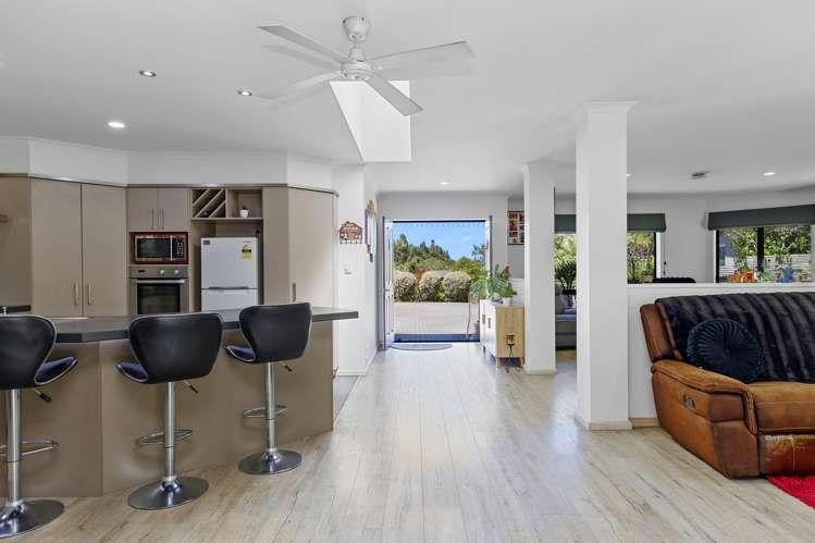 7 Meliss Brae Rangatira Park_3