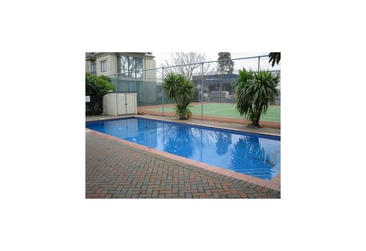 5p/10 Crown Lynn Place New Lynn_7