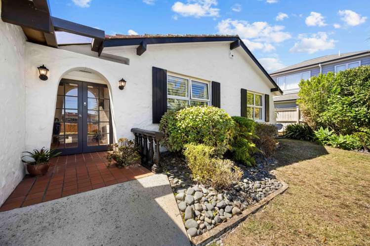 8 Hedge Row Sunnyhills_17