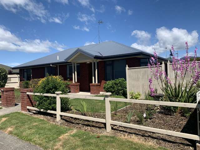 2 Te Iti Place 11193_1