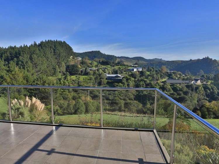 8 Governors Heights Whangamata_12