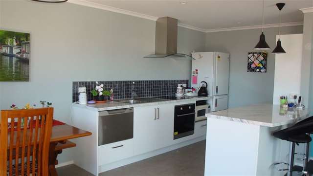 2/17 Clyde Street Seaview_1