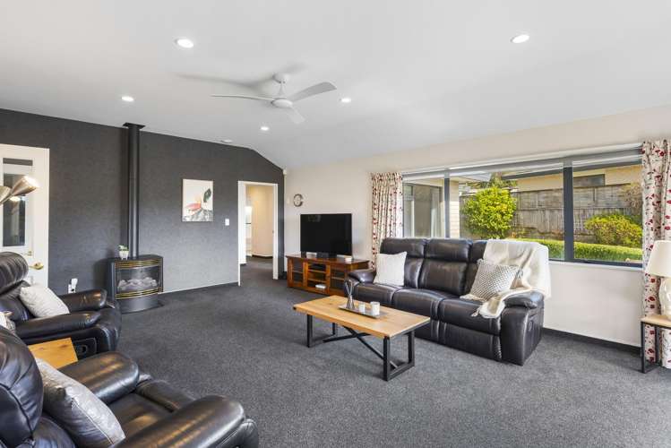 2 Sams Way Raumati South_5