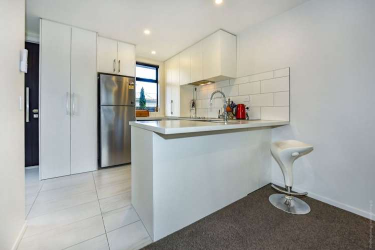 8/68 Barbour Street Waltham_16