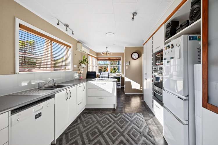5 Armstrong Avenue_5