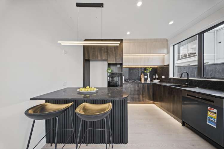 1 & 2/8 Indus Place Half Moon Bay_7