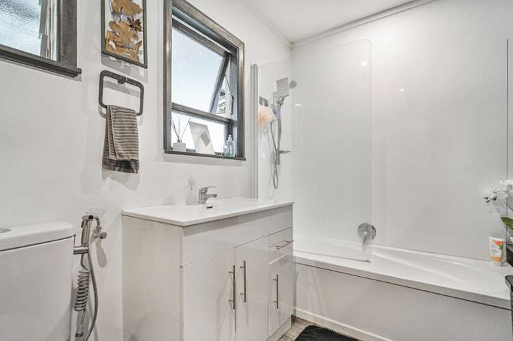 84 Folkestone Drive Flaxmere_5