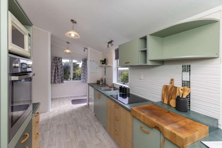 13 The Crescent Raumati South_14