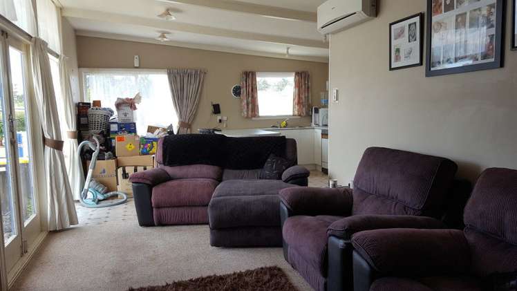 7 Rennie Place The Pines Beach_8