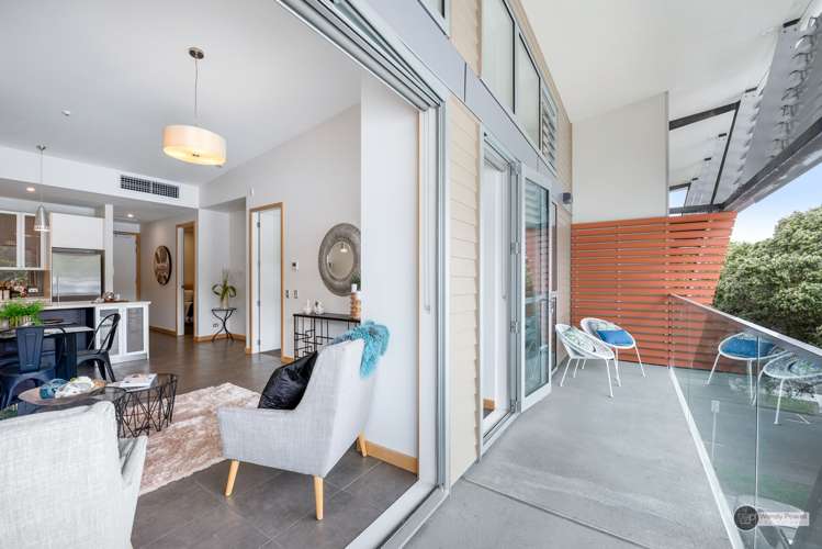 2/5 Raroa Road Lower Hutt_17