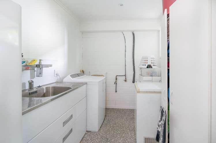 2/48 Ngamotu Road Hilltop_17