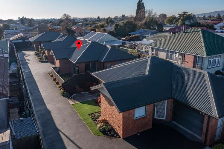 2/31 Neill Street Hornby_11