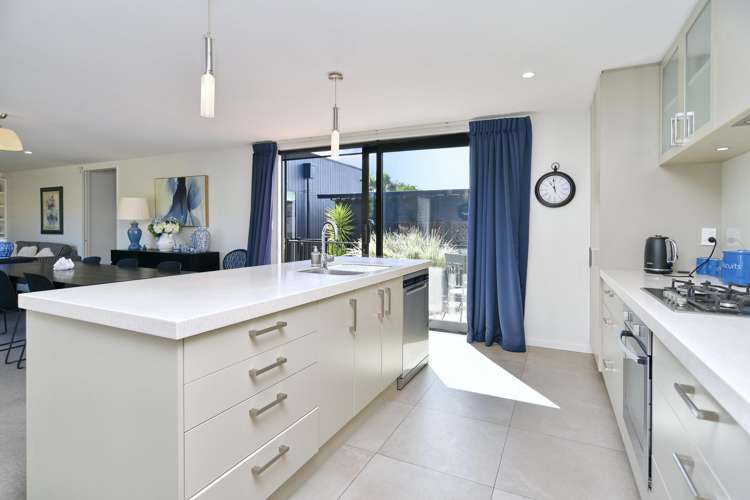 102 Hills Road Edgeware_7