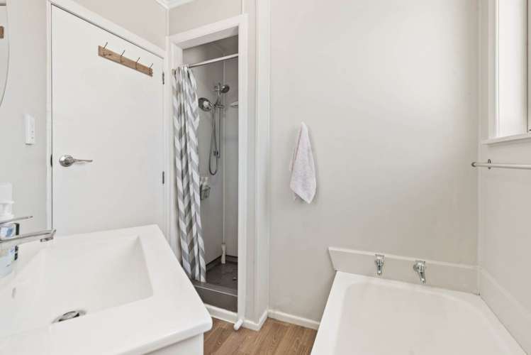 1/50 Halsey Road Manurewa_12