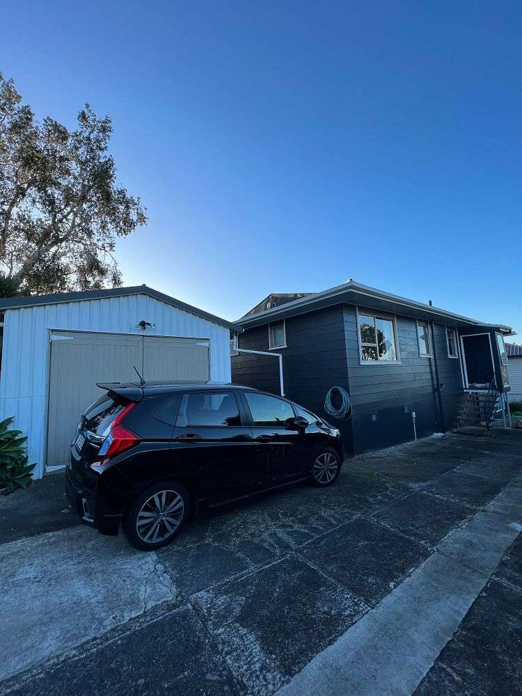 8 Aquarius Avenue Glen Eden_17