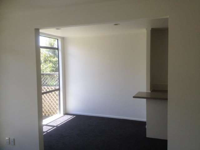 2/3 Erewhon Place Birkdale_3