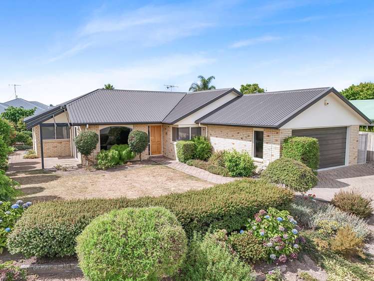 51 Edenpark Drive Rototuna North_1