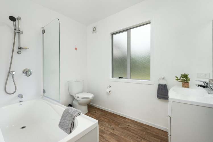 7 Waikite Way Welcome Bay_15