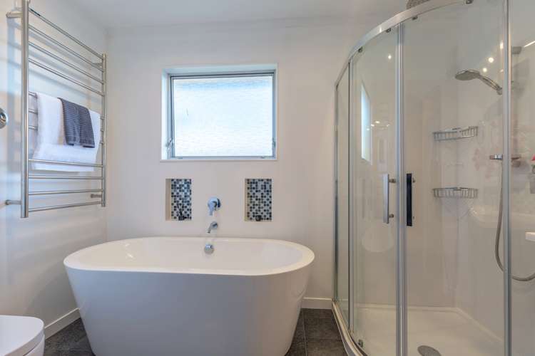 9 Cornwall Place Stoke_10