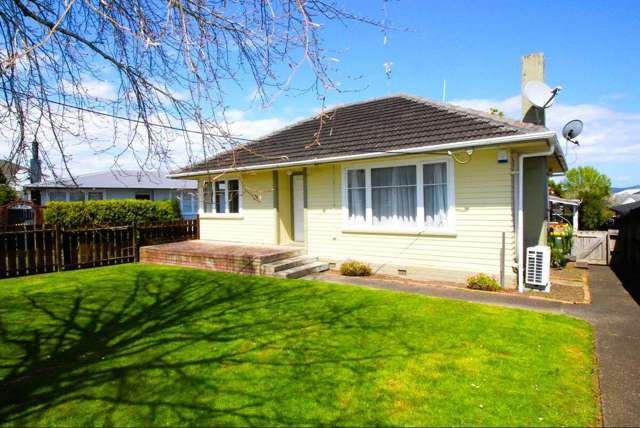 48 Strid Road Te Atatu South_1