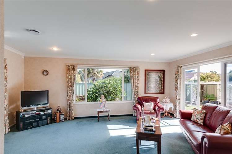 3 Queens Walk Taradale_3