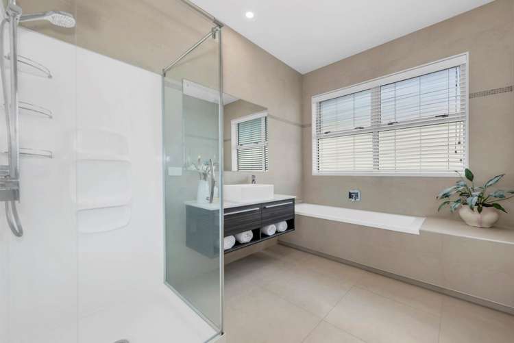 24 Lydiard Place Beachlands_21