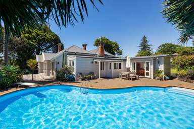 707 & 707B New North Road_1